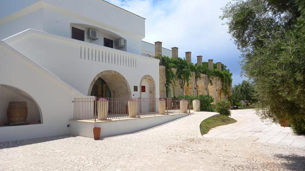 Relais Porta Del Sud Hotell Ostuni Exteriör bild