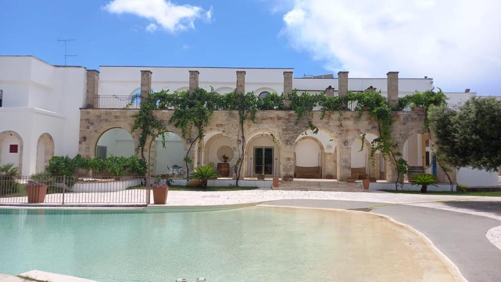 Relais Porta Del Sud Hotell Ostuni Exteriör bild