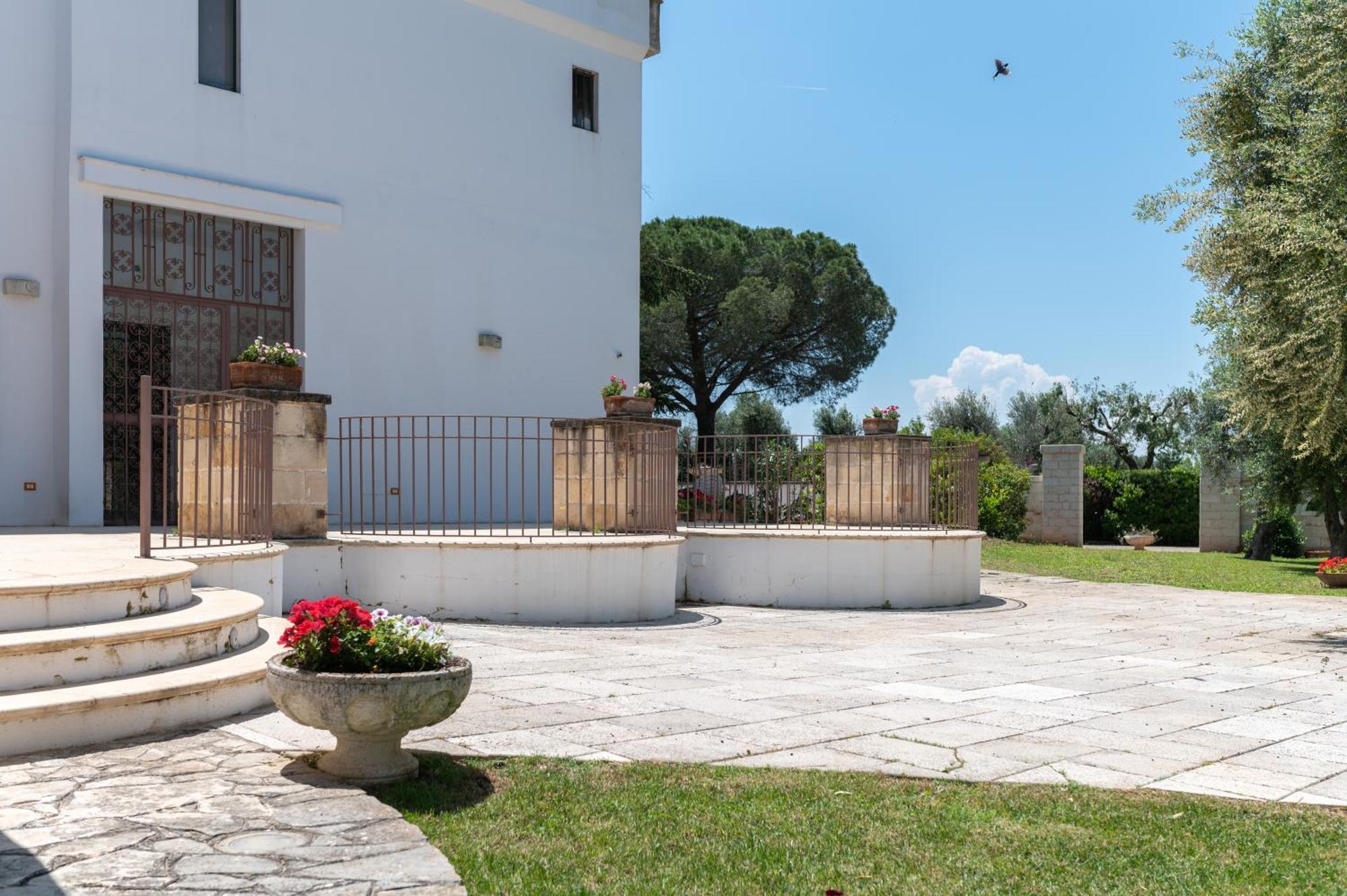 Relais Porta Del Sud Hotell Ostuni Exteriör bild