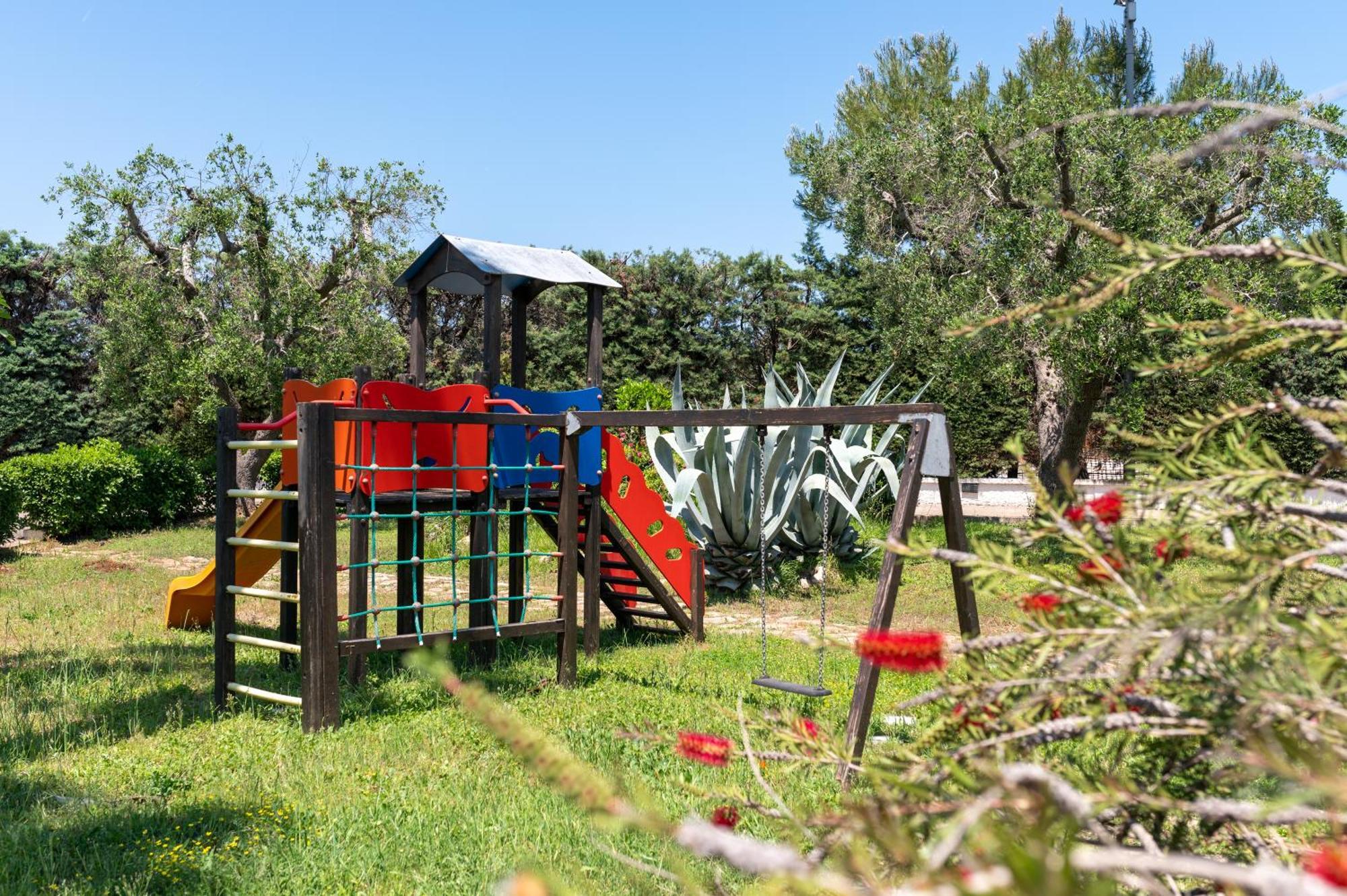 Relais Porta Del Sud Hotell Ostuni Exteriör bild